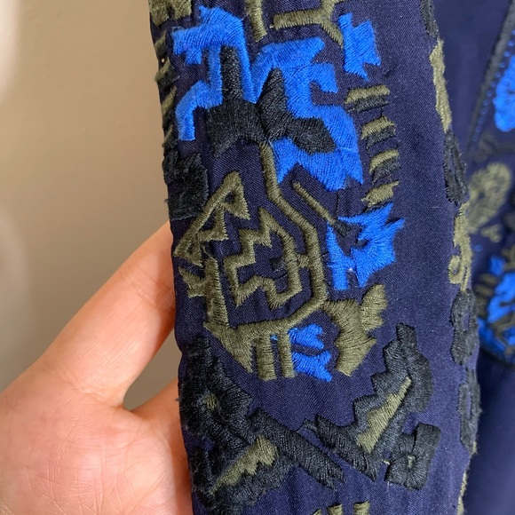 Veronica Beard Tobi Silk Embroidered blouse sz 2 - Picture 6 of 9